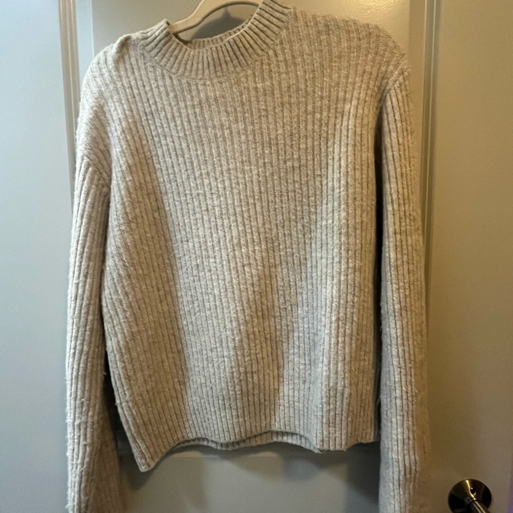 women’s crew neck sweater
